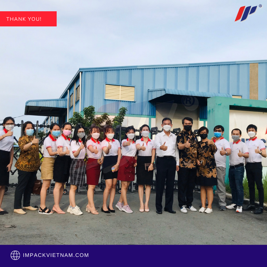 Đoàn Tổng lãnh sự quán Indonesia chụp hình lưu niệm cùng toàn thể nhân viên Công Ty TNHH Impack Vietnam